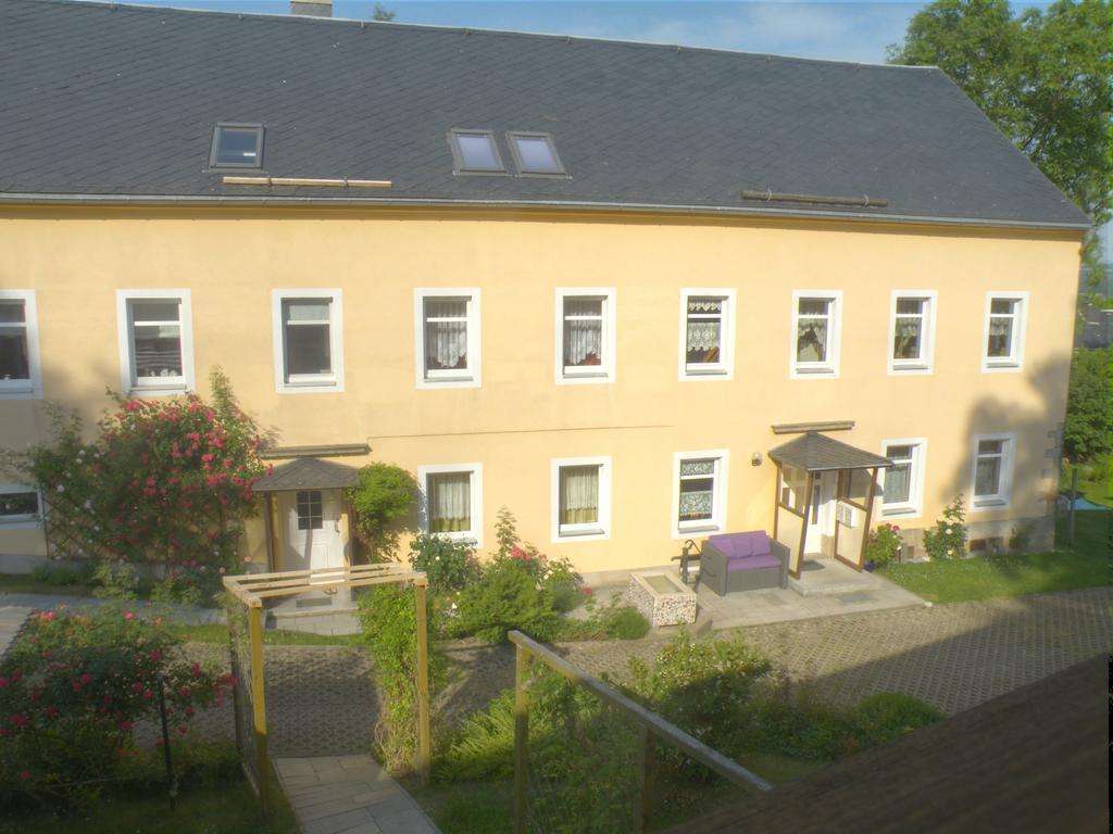 Ferienwohnung Am Lindenbaum Зебниц Стая снимка